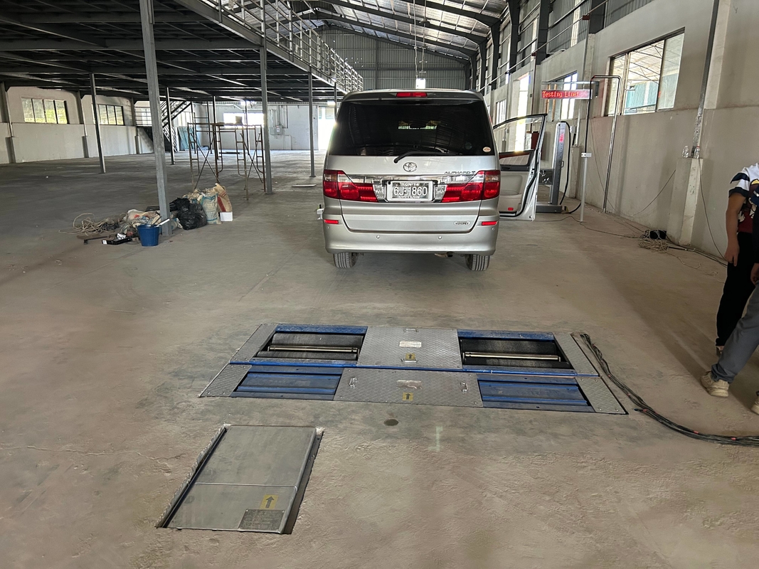 車両試験線 コンボローラー 4 In 1 車両試験線セット 軸負荷の横滑りテスト付きローラーブレーキテスト 懸垂試験