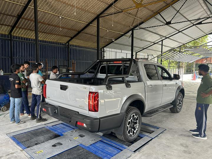 5イン1ロールブレーキテスト機 4000kg マックスアクセル負荷 特許のある砂滑りロールと産業制御コンピュータ