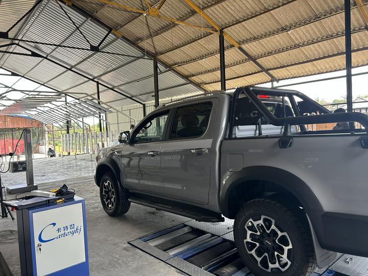 5イン1ロールブレーキテスト機 4000kg マックスアクセル負荷 特許のある砂滑りロールと産業制御コンピュータ