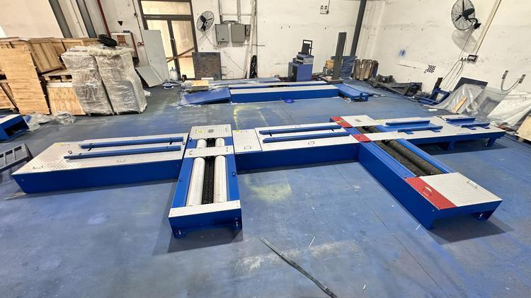 2輪・3輪バイク集中型検査ライン ブレーキ力、アクスル荷重、スピードメーター、クランプ、ホイールアライメント、ヘッドライトを含む